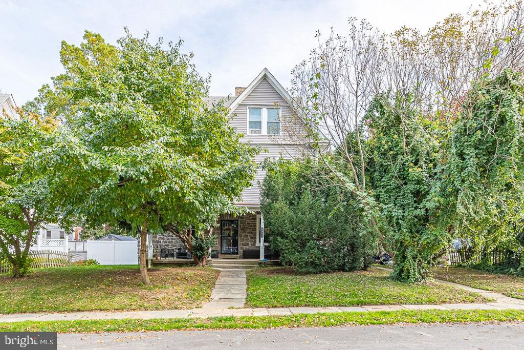 6809 N 10TH, PHILADELPHIA, PA 19126 — exterior