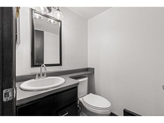 16562 E Louisiana Dr, Aurora, CO 80017