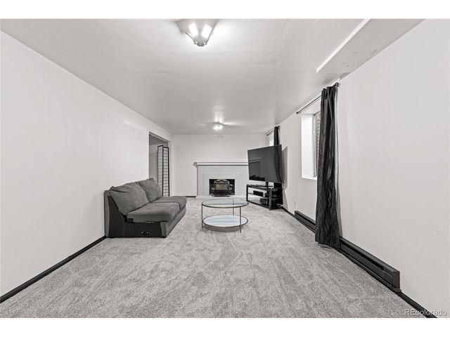 16562 E Louisiana Dr, Aurora, CO 80017