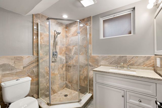 31 WEST 41ST ST, Bayonne, NJ 07002