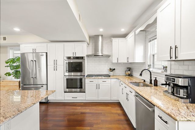 31 WEST 41ST ST, Bayonne, NJ 07002