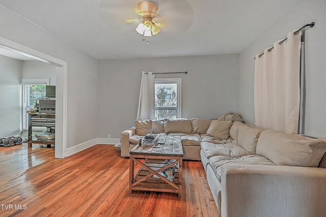 218 West Banner Street, Lebanon, VA 24266