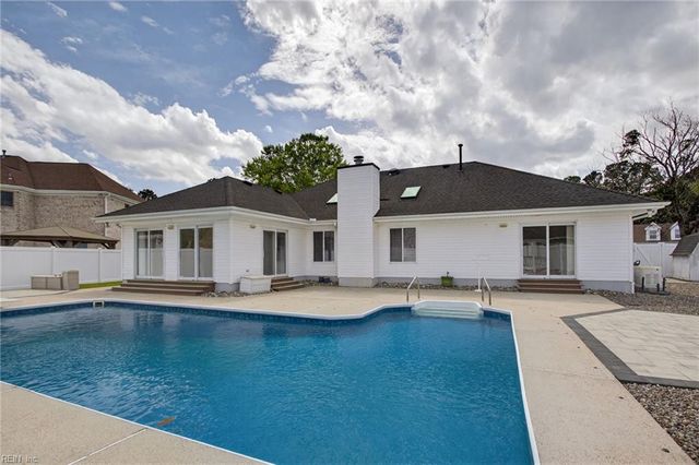 880 Los Colonis DR, Virginia Beach, VA 23456