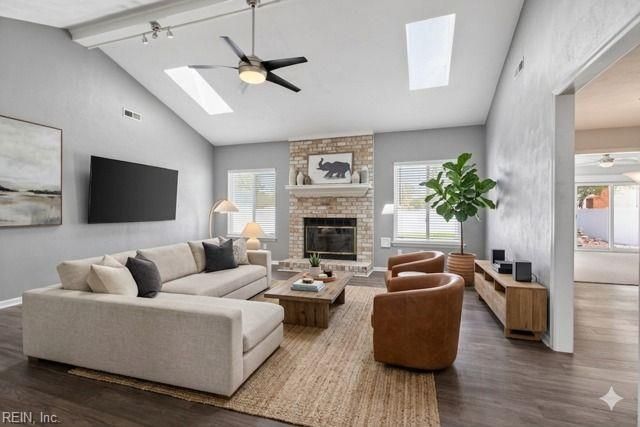 880 Los Colonis DR, Virginia Beach, VA 23456