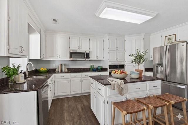 880 Los Colonis DR, Virginia Beach, VA 23456