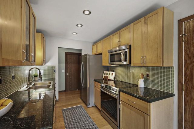 2914 Maple Grove Drive, Madison, WI 53719