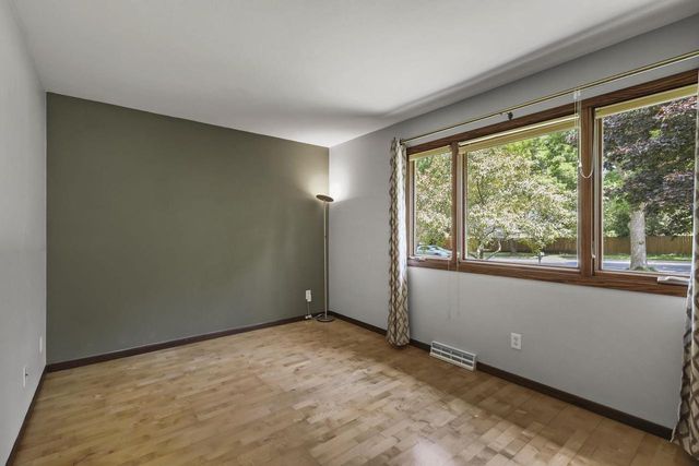 2914 Maple Grove Drive, Madison, WI 53719