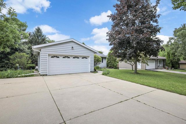 2914 Maple Grove Drive, Madison, WI 53719