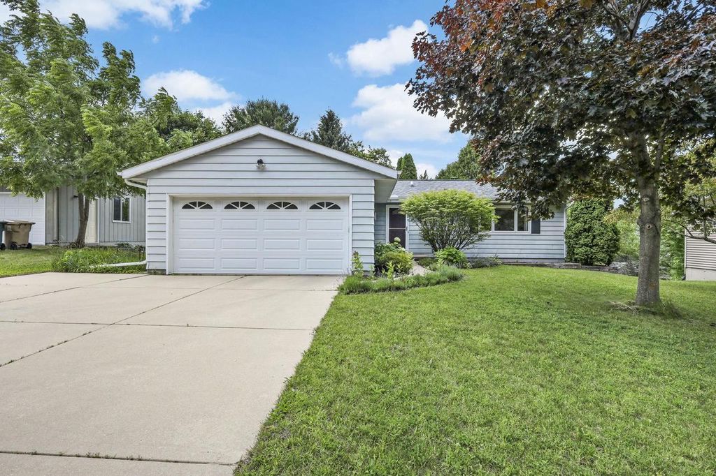 2914 Maple Grove Drive, Madison, WI 53719