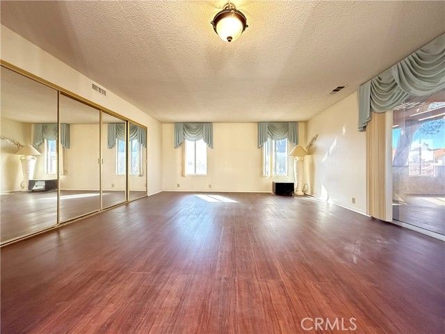 27595 Silver Lakes Pkwy, Helendale, CA 92342