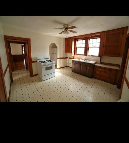 7 Seagrave Rd 1, Cambridge, MA 02140