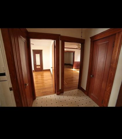 7 Seagrave Rd 1, Cambridge, MA 02140