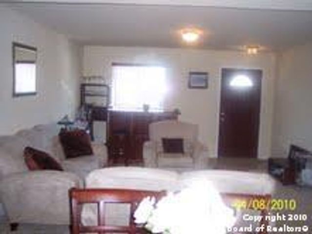 736 EAGLES GLEN, Schertz, TX 78108