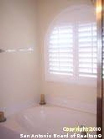 736 EAGLES GLEN, Schertz, TX 78108