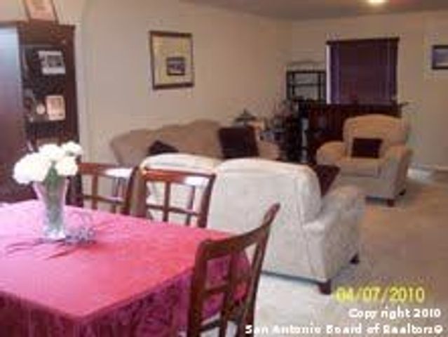 736 EAGLES GLEN, Schertz, TX 78108