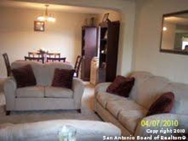 736 EAGLES GLEN, Schertz, TX 78108