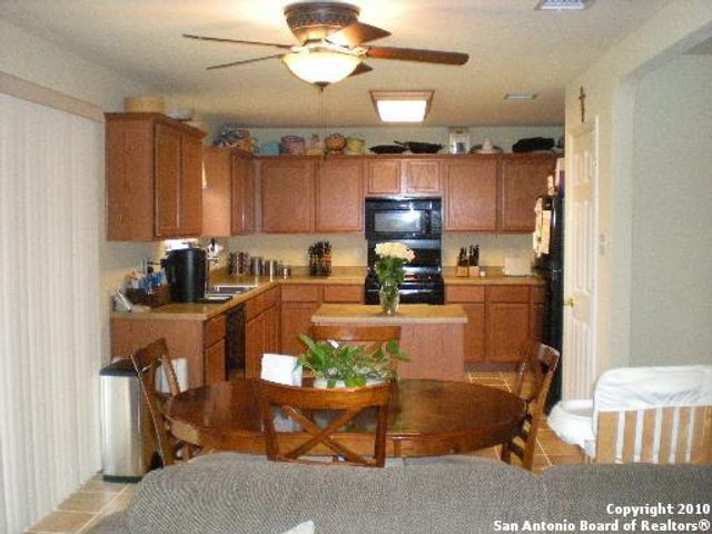 736 EAGLES GLEN, Schertz, TX 78108