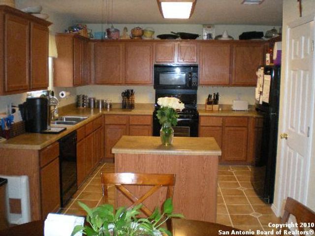 736 EAGLES GLEN, Schertz, TX 78108