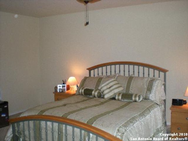 736 EAGLES GLEN, Schertz, TX 78108