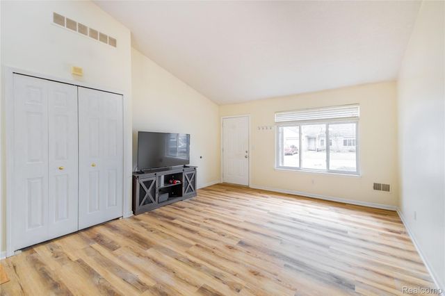 23342 Stiles Court, Brownstown Charter Township, MI 48183