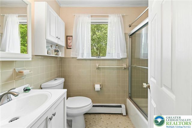4253 Biddeford Circle, Buckingham, PA 18902