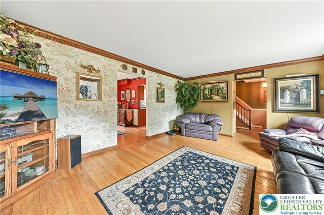 4253 Biddeford Circle, Buckingham, PA 18902