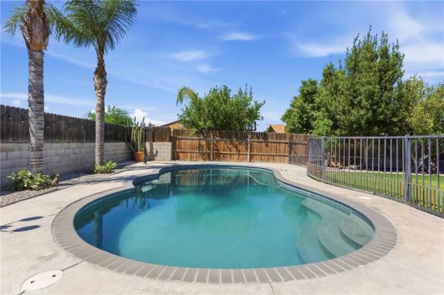 505 Bridle, Bakersfield, CA 93307