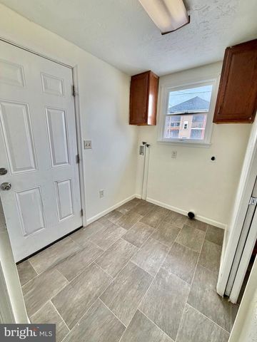 1211 W POPLAR ST, York, PA 17404