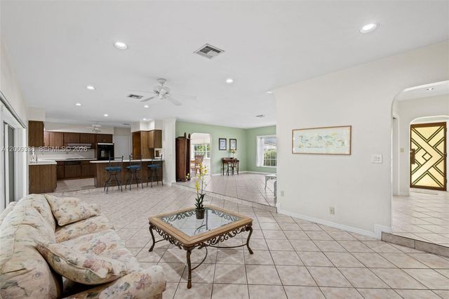 13730 SW 75th Ave, Palmetto Bay, FL 33158