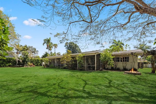 13730 SW 75th Ave, Palmetto Bay, FL 33158