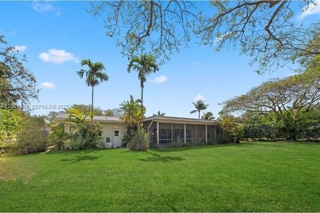 13730 SW 75th Ave, Palmetto Bay, FL 33158