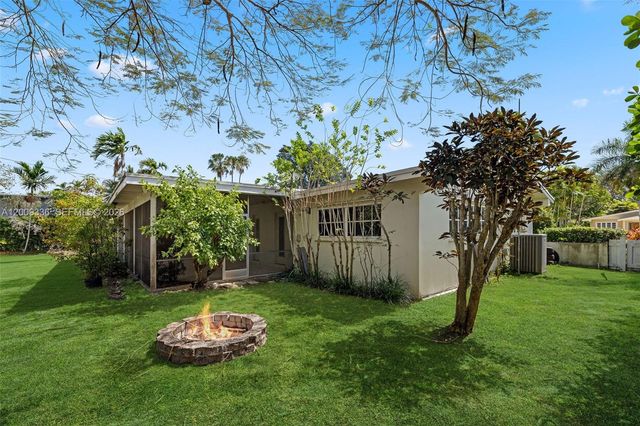 13730 SW 75th Ave, Palmetto Bay, FL 33158