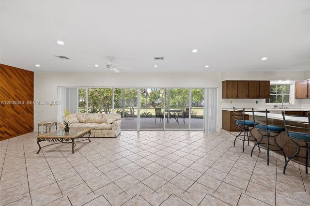 13730 SW 75th Ave, Palmetto Bay, FL 33158