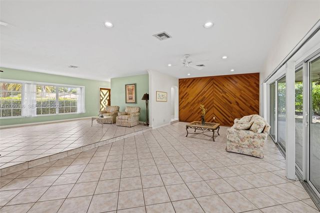 13730 SW 75th Ave, Palmetto Bay, FL 33158