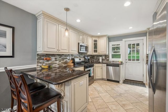 240 W Hanover Ave, Morris Twp., NJ 07960