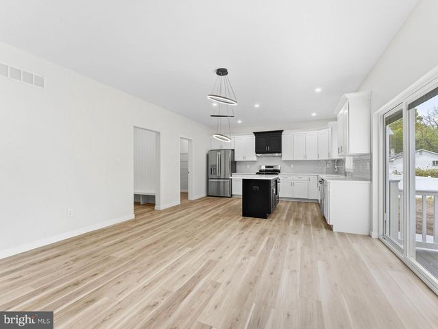 1327 FILBERT AVE, Glassboro, NJ 08028