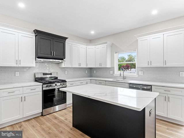 1327 FILBERT AVE, Glassboro, NJ 08028