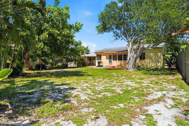 1205 North M Street, Lake Worth Beach, FL 33460
