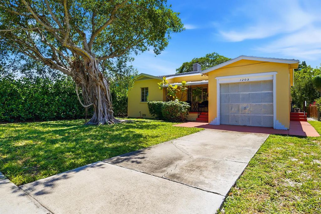 1205 North M Street, Lake Worth Beach, FL 33460