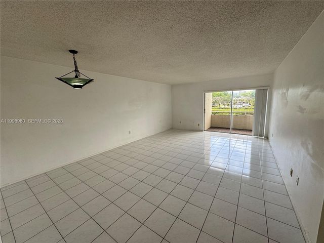 7787 SW 86th St E-206, Miami, FL 33143