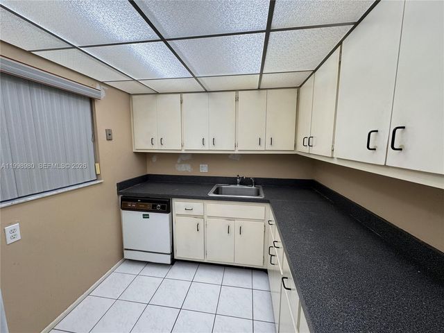 7787 SW 86th St E-206, Miami, FL 33143