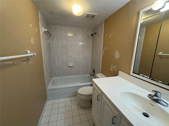 7787 SW 86th St E-206, Miami, FL 33143