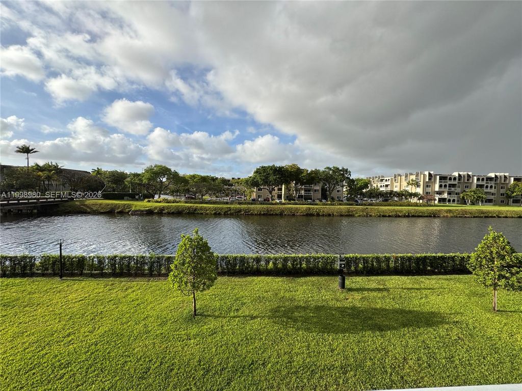 7787 SW 86th St E-206, Miami, FL 33143