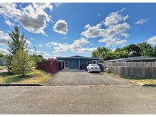 3138 ZINNIA St, Eugene, OR 97404