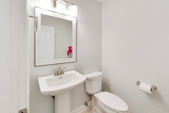 207 S Evergreen Avenue, Arlington Heights, IL 60005