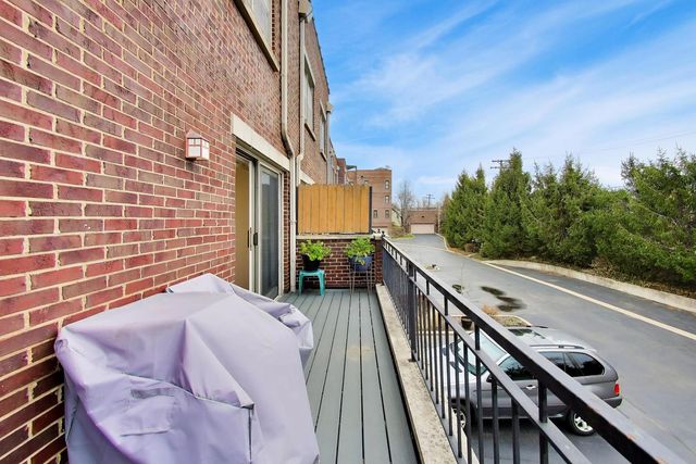 207 S Evergreen Avenue, Arlington Heights, IL 60005