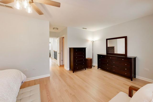 207 S Evergreen Avenue, Arlington Heights, IL 60005