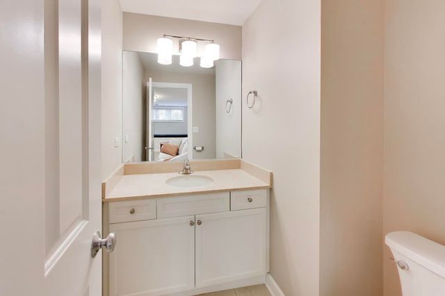 207 S Evergreen Avenue, Arlington Heights, IL 60005