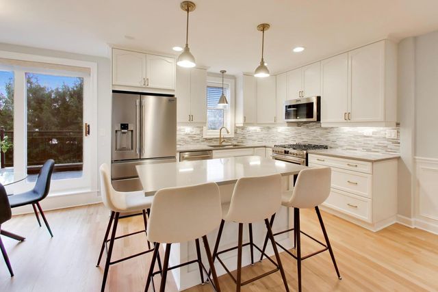 207 S Evergreen Avenue, Arlington Heights, IL 60005