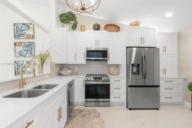 15465 LAKE MAGNOLIA PLACE, Delray Beach, FL 33484